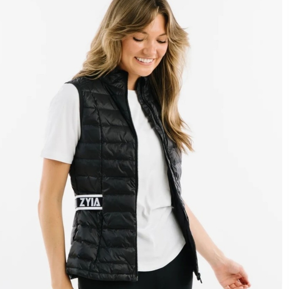ZYIA black alpine down vest New with tags